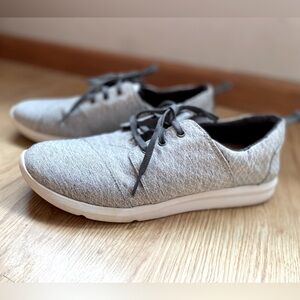 Women’s Gray Toms Sneakers